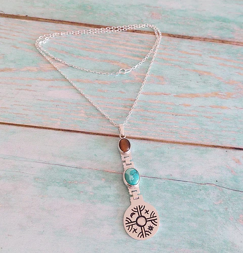 Collar Kultrún con piedra Ojo de tigre y Turquesa