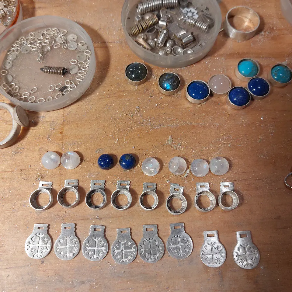 Aros Kultrún Mapuche hechos a mano en Plata 950 con Citrino Natural 4