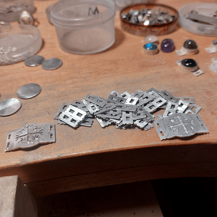 Conjunto Collar y Pulsera diseño Kultrún Mapuche hechos a mano en plata 950 2