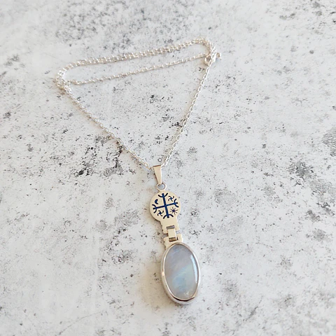 Collar Kultrún y Piedra Luna