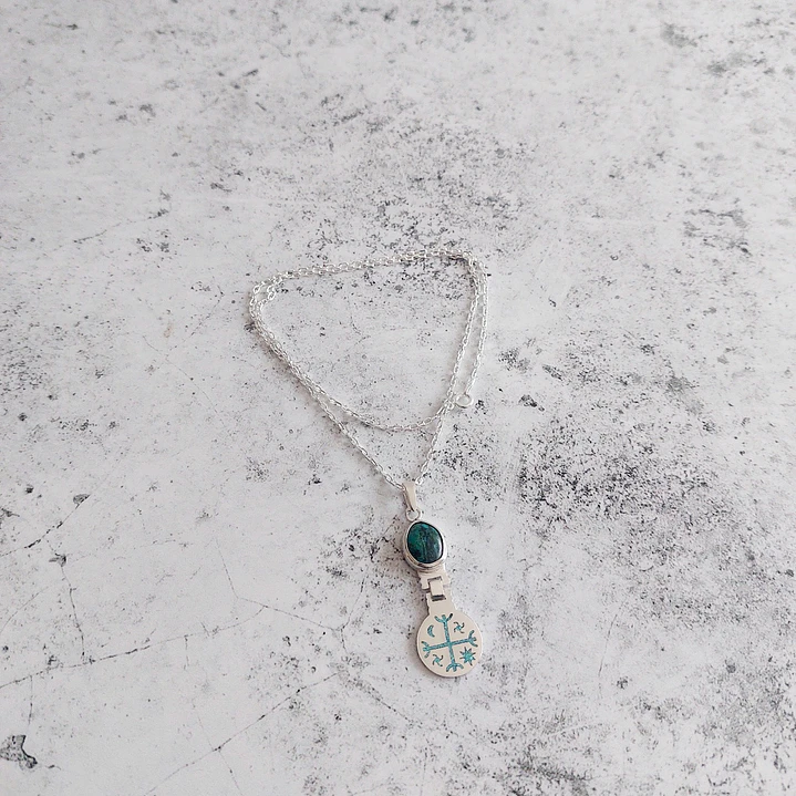 Collar Mapuche Kultrún en Plata 950 con Malaquita Natural 1