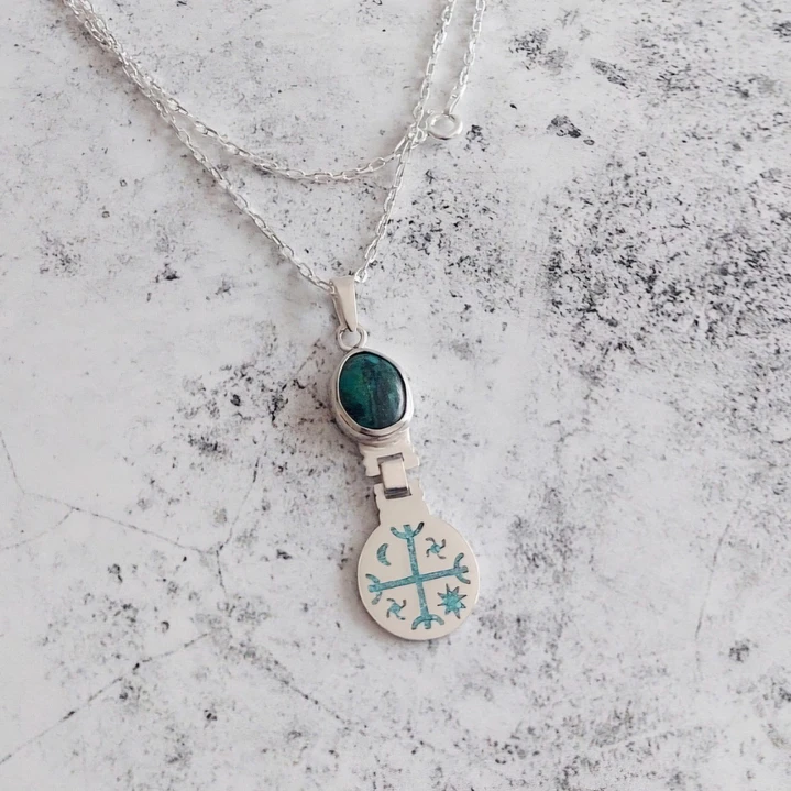 Collar Mapuche Kultrún en Plata 950 con Malaquita Natural 2