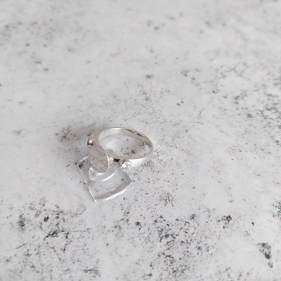 Anillo Kultrún con Circones Blancos 2