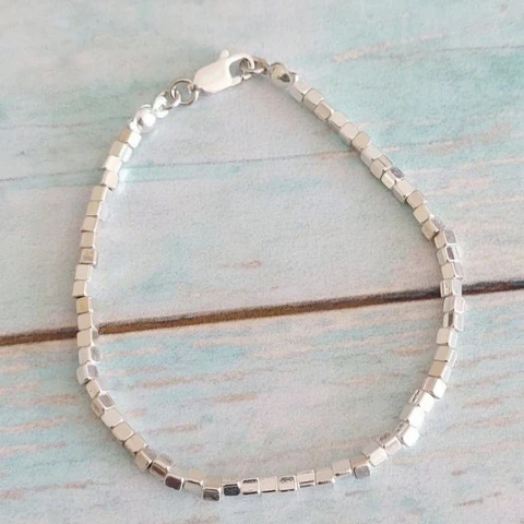 Pulsera Mapuche de Mostacillas cuadradas 