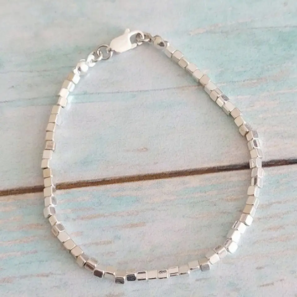Pulsera Mapuche de Mostacillas cuadradas  1