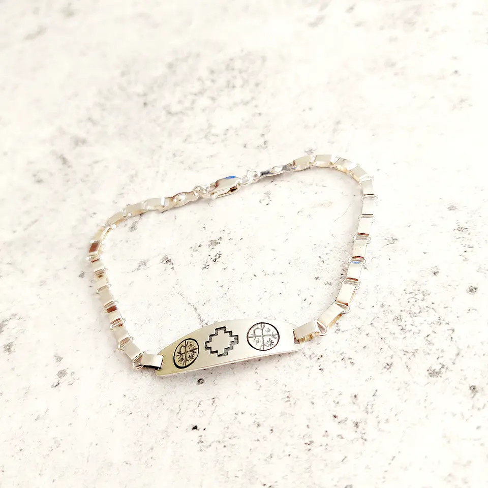 Pulsera Mapuche diseño Chakana y Kultrún 2