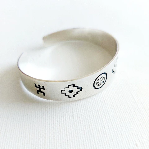 Pulsera Esclava Mapuche con Diseños Ancestrales