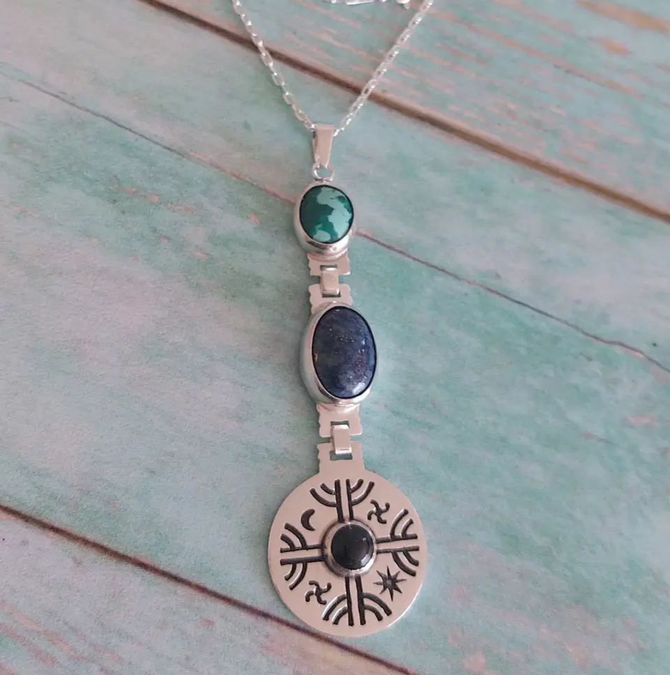 Collar Mapuche Kultrún con Piedra Turquesa, Lapislázuli y Onix negro. 1