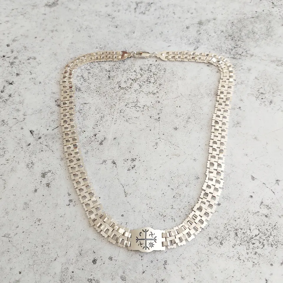 Collar de Cadena Mapuche con Kultrún envejecido 1