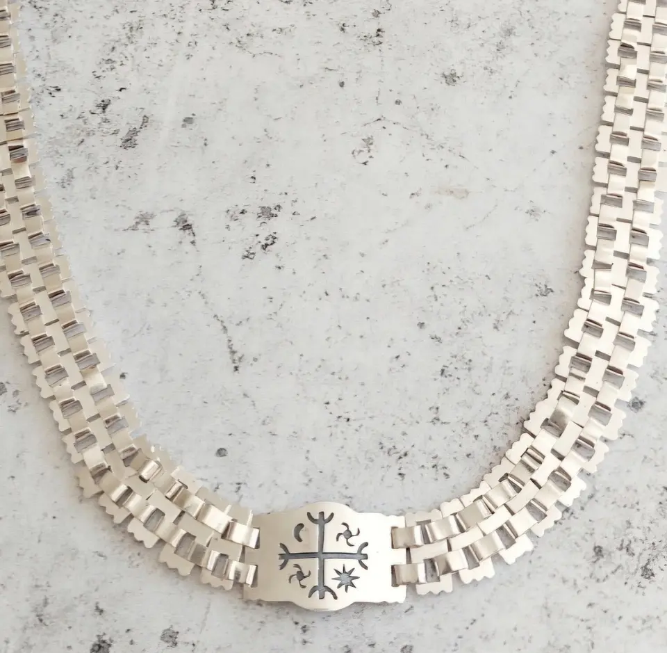 Collar de Cadena Mapuche con Kultrún envejecido 2