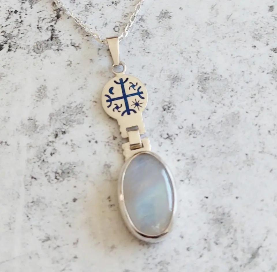 Collar Mapuche Kultrún con Piedra Luna 2
