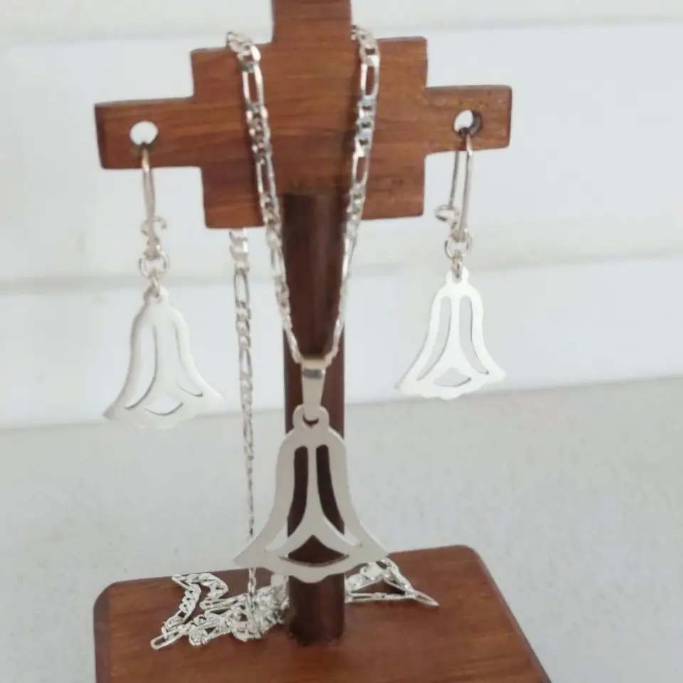 Conjunto Collar y Aros Copihue 2