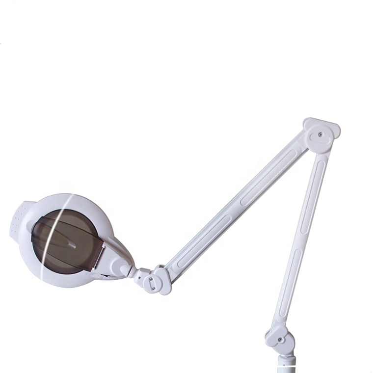 Lupa cosmetológica de mesa  3