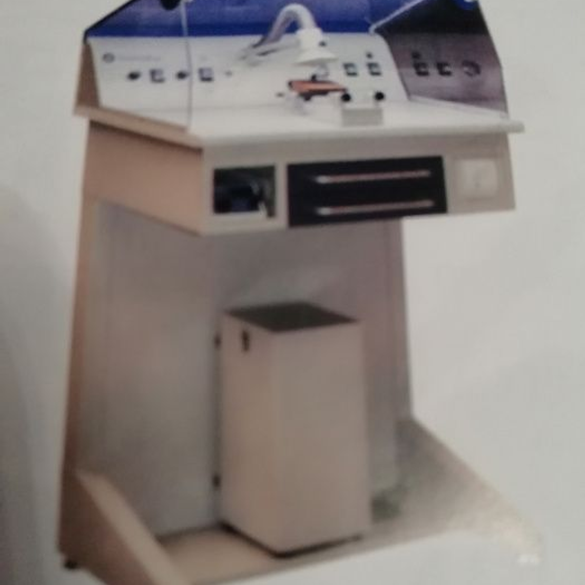 Cabine de trabalho dentária 1