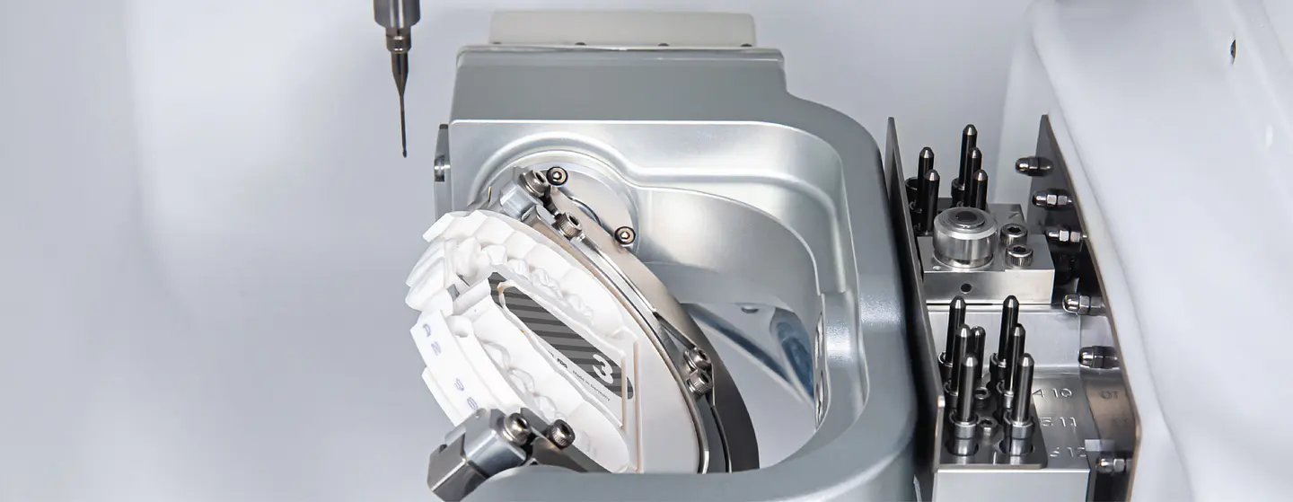 FRESADORA ARUM 5X-300D (S/CAM) 3