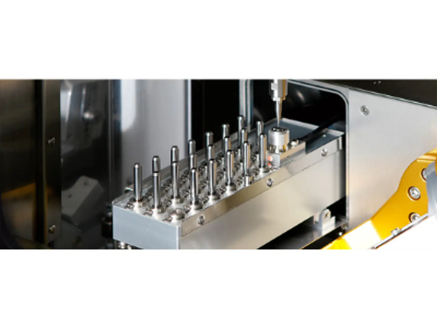 FREZADORA ARUM 5X500 S/CAM CALIBRACAO AUTOMATICA 3