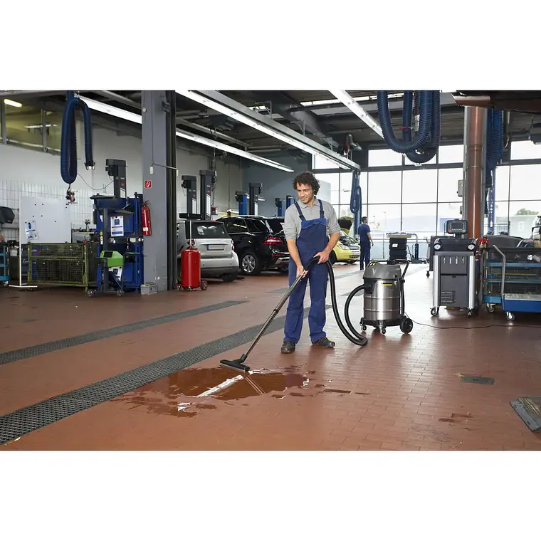 Aspiradora Polvo/agua Karcher 70l / 2motr 10