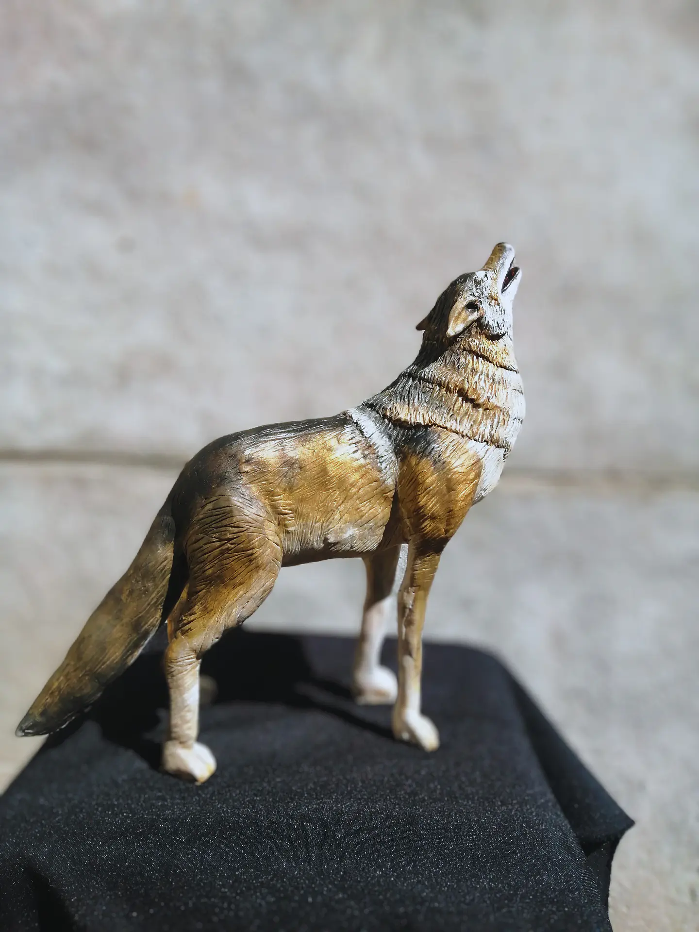 Lobo Aullando Escultura  1
