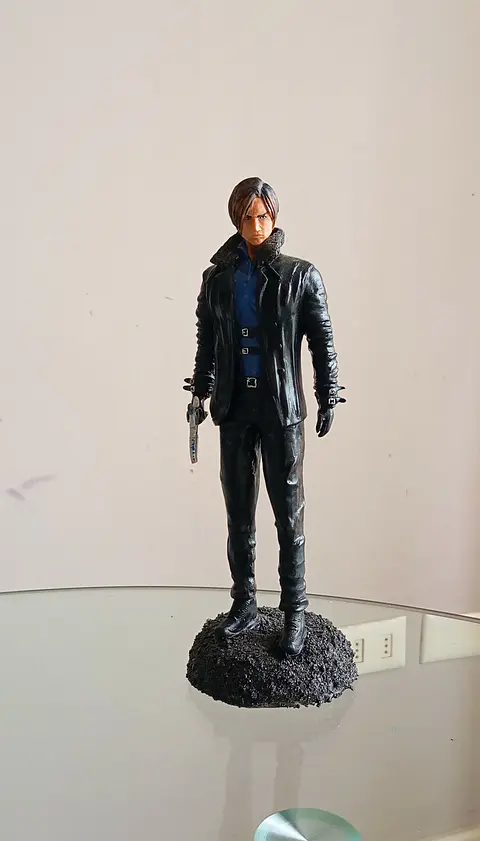 Resident Evil Leon S.Kennedy Estatuilla 