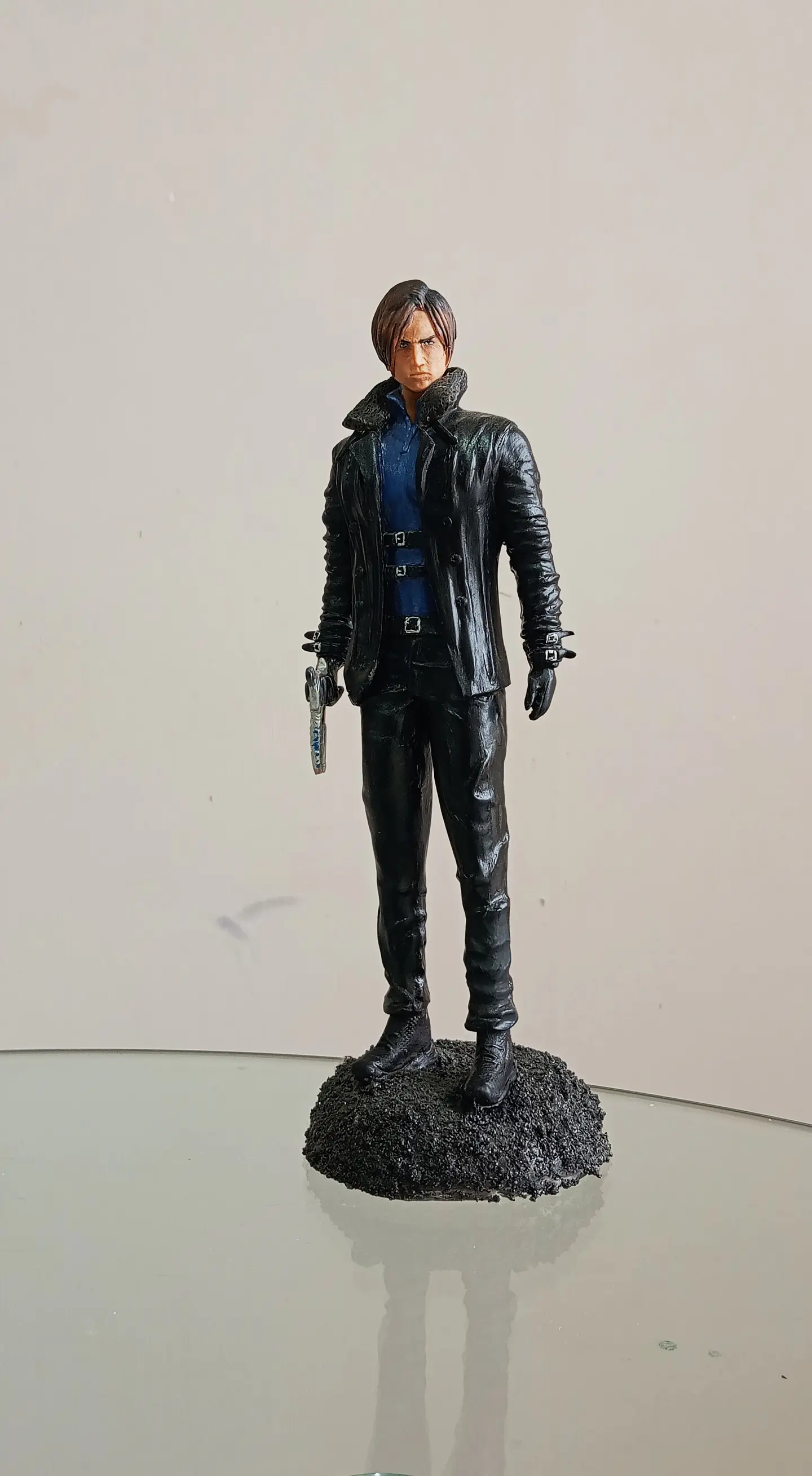 Resident Evil Leon S.Kennedy Estatuilla  2