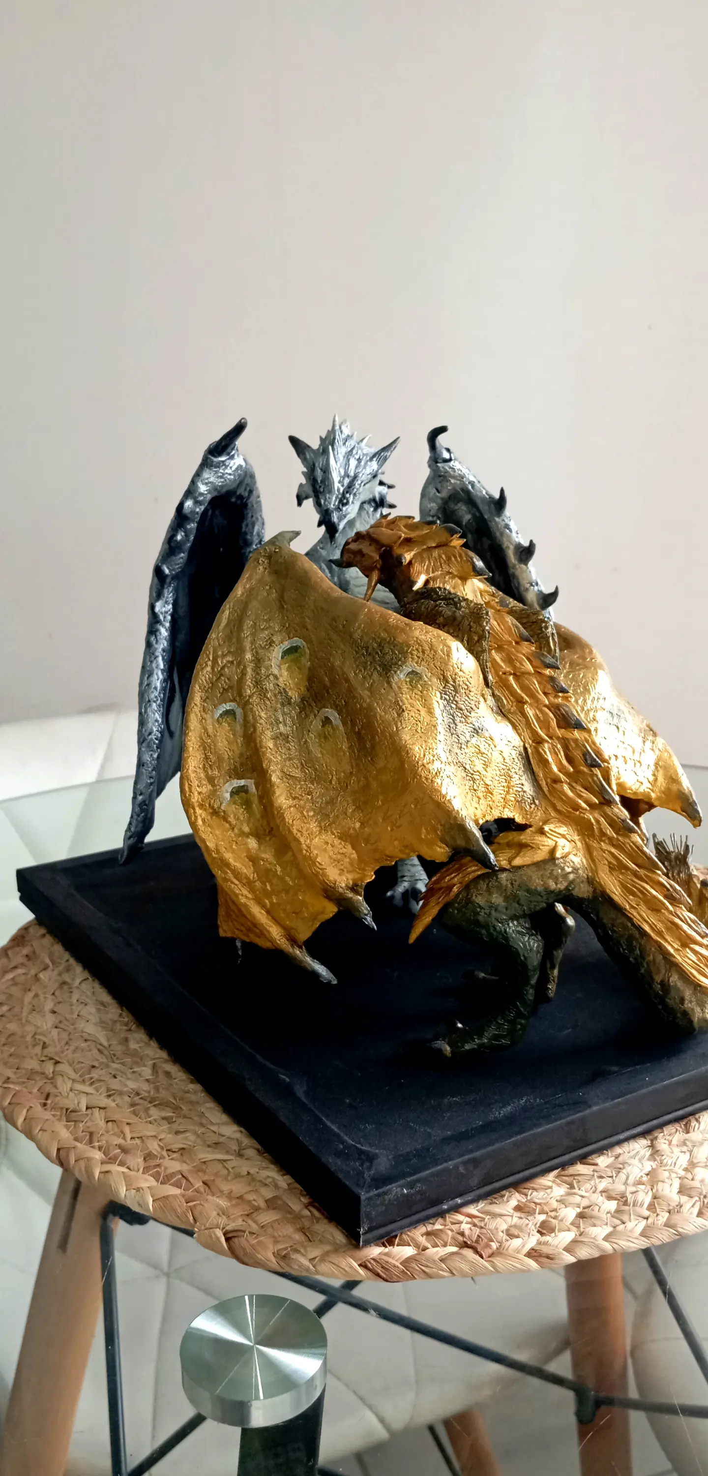 Monster Hunter Silver Rathalos y Gold Rathian escultura 5