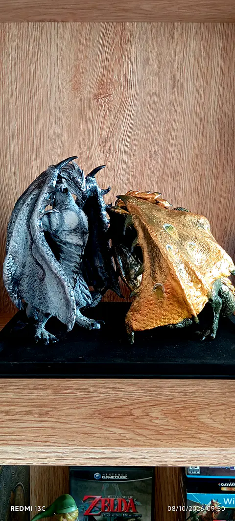 Monster Hunter Silver Rathalos y Gold Rathian escultura