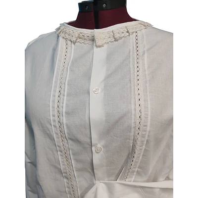 Camisa Regional Artesanal Beige con Puntillas y Jaretas  MOD. REYLE  disponible T 50