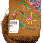 PAÑUELO DE MERINO BORDADO