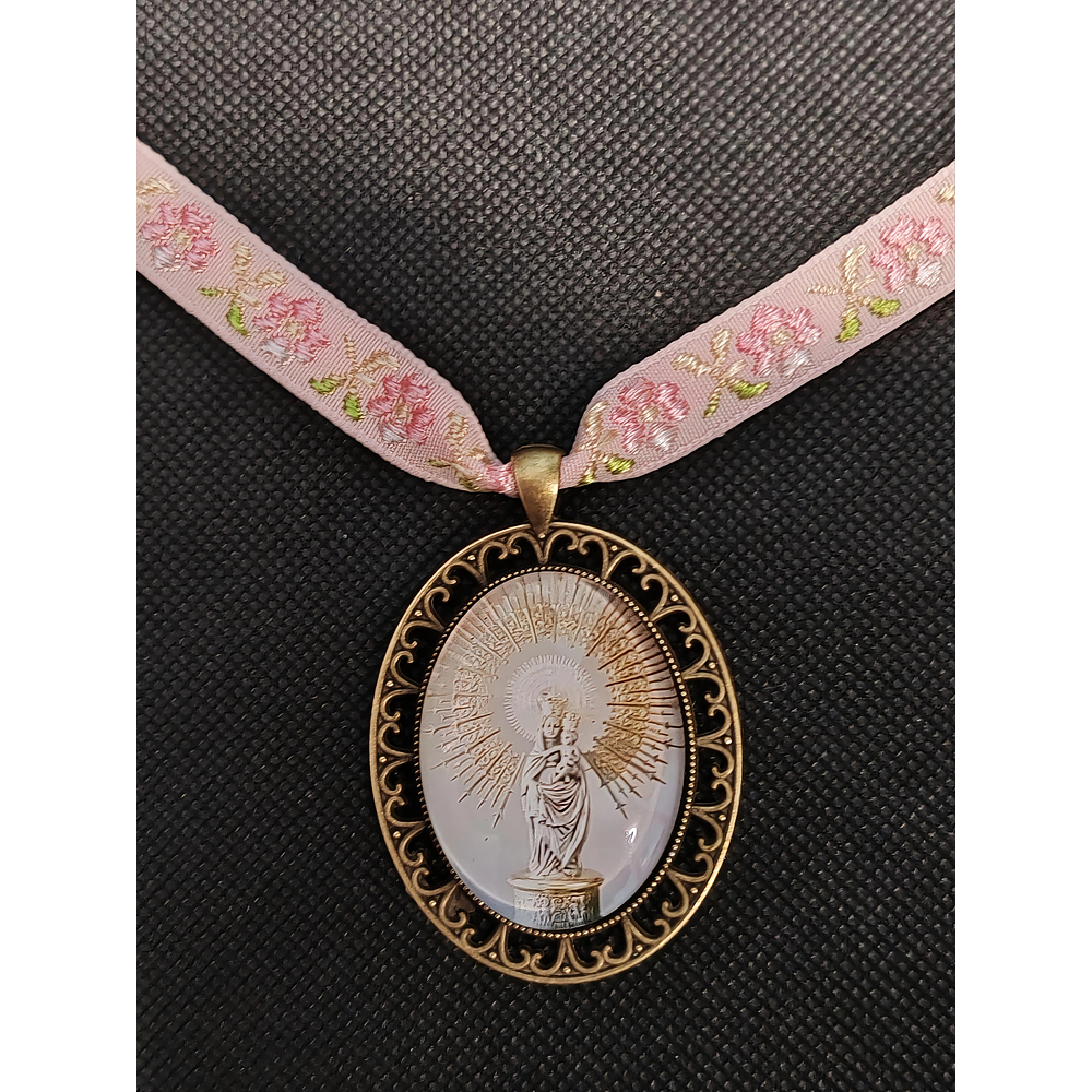 COLGANTE VIRGEN CON CINTA