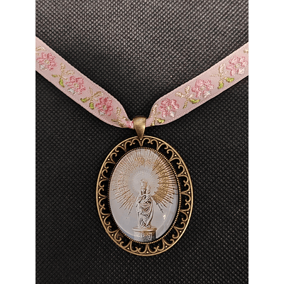 COLGANTE VIRGEN CON CINTA