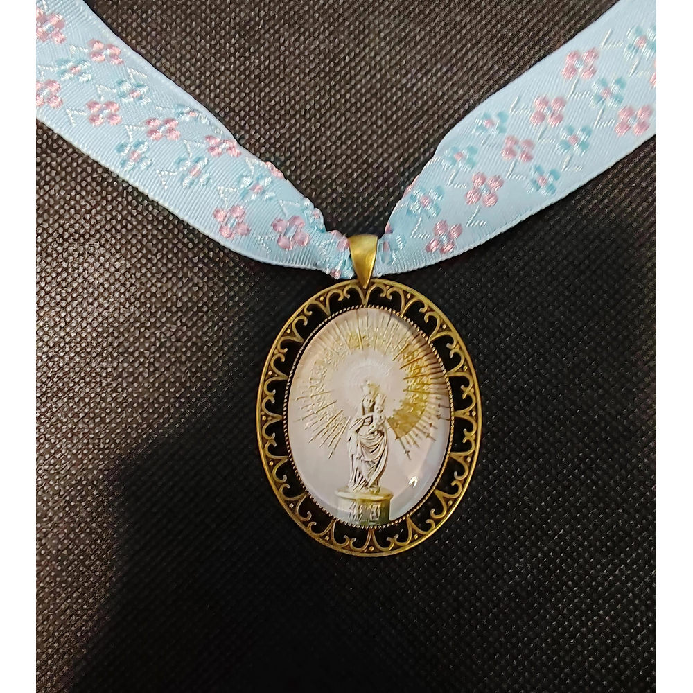 COLGANTE VIRGEN DEL PILAR CINTA TONOS AZULES