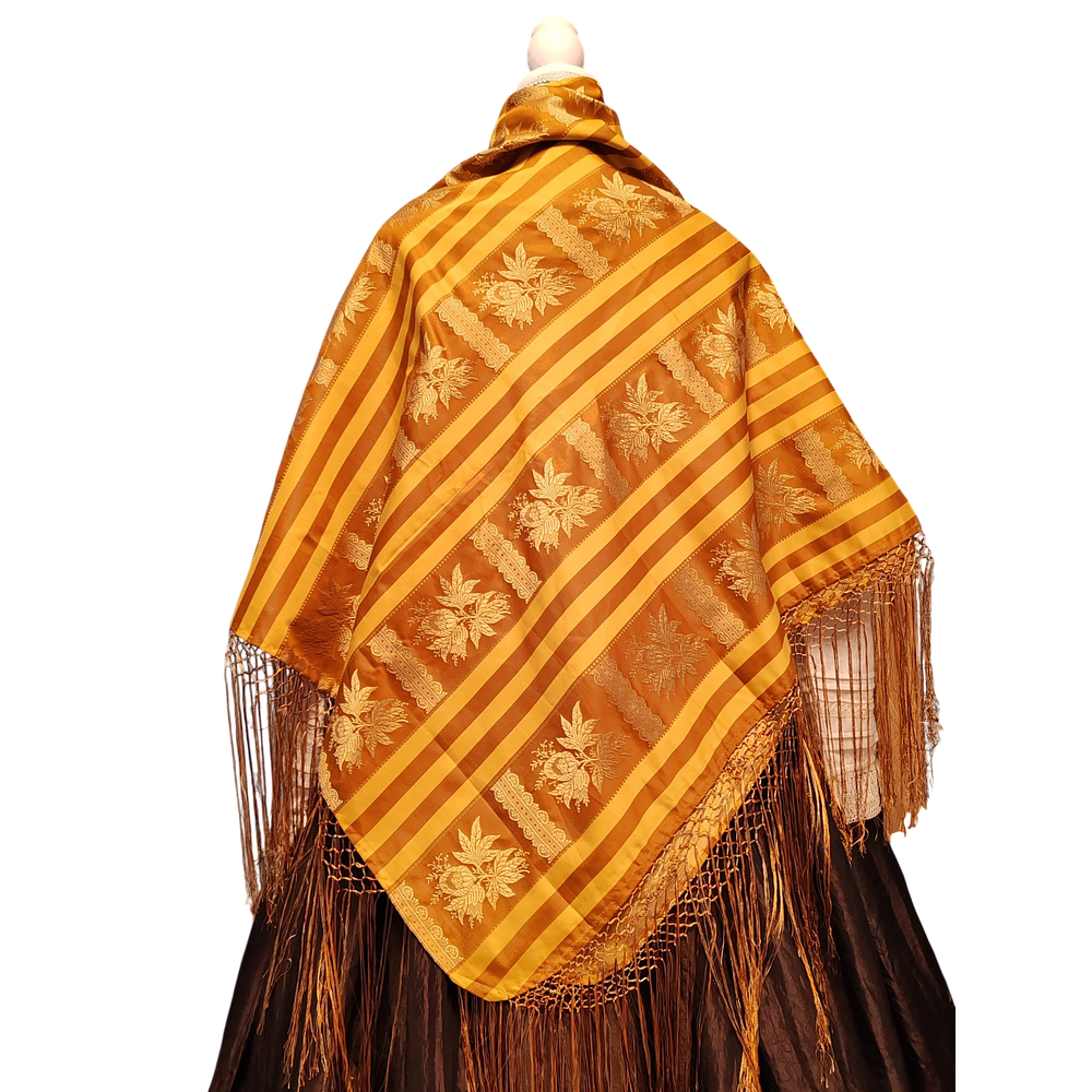 Manton adamascado REF0010