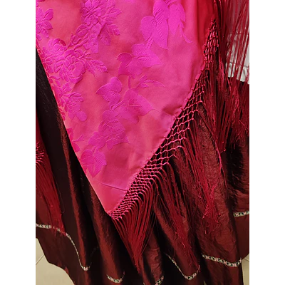 Conjunto Regional Falda Cereza y Mantón Fucsia |Indumentaria Baturra y Aragonesa