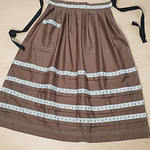 Delantal Regional de Baturra – Color Chocolate (93,5 cm)