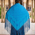 Mantón regional de 120x120 cm con flecos para traje tradicional 183M
