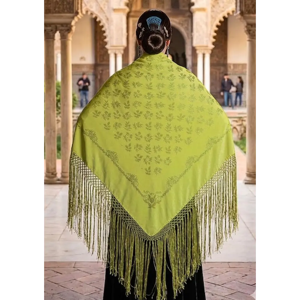 Mantón regional de 120x120 cm con flecos para traje tradicional 183M