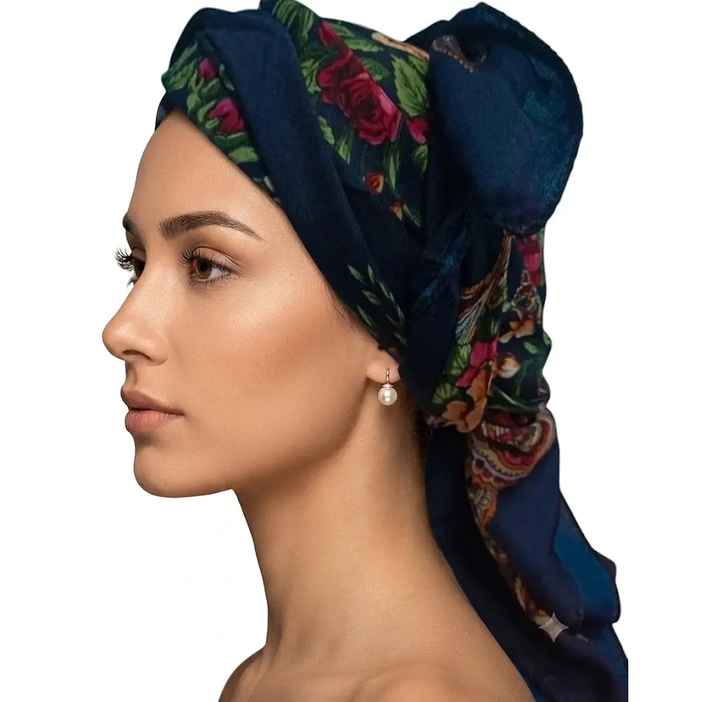 Pañuelo de Cabeza Azul con Rosas  Complemento Tradicional 80x80 cm
