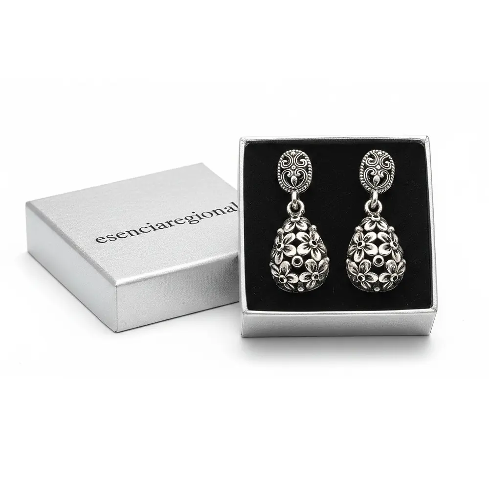 Pendientes Regionales de 3 cm - Diseño Artesanal con Cajita de Regalo