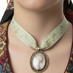 Colgante Virgen del Pilar para Indumentaria Regional