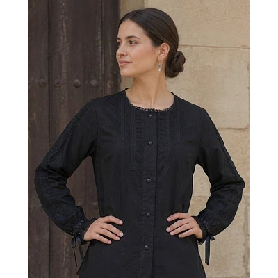 Blusa regional baturra  Negra: Artesanía, Elegancia y Tradición 