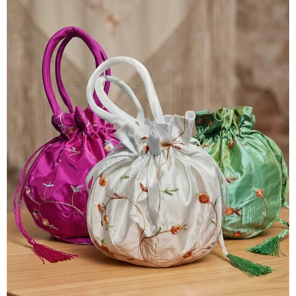 Bolso Limosnera para Traje Regional | Elegancia y Funcionalidad
