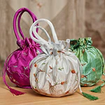 Bolso Limosnera para Traje Regional | Elegancia y Funcionalidad