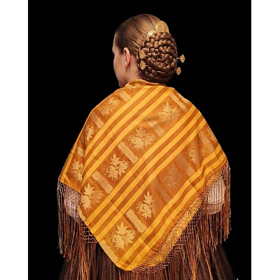 Mantón Adamascado 140x140 cm - Fleco Trenzado a Mano