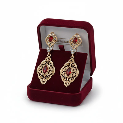 Pendientes dorados con piedra roja y cierre omega para traje regional
