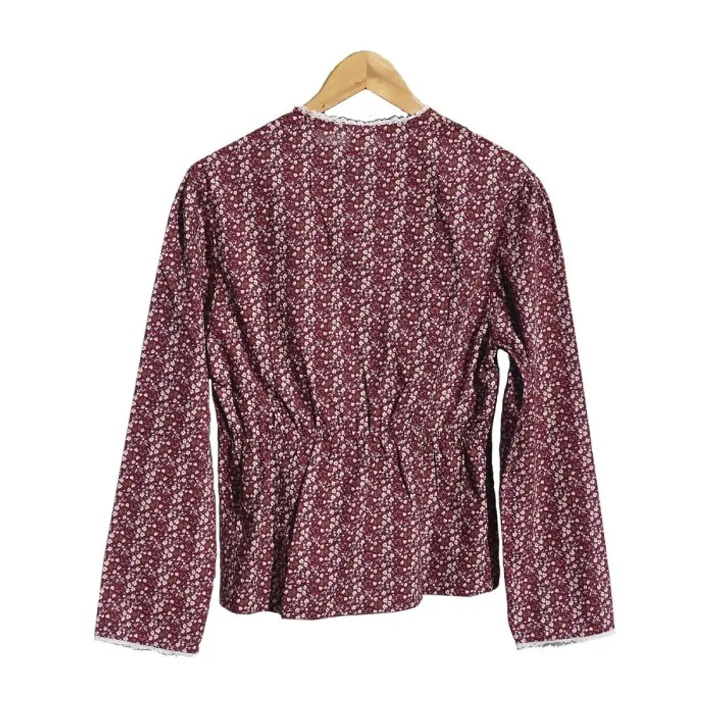 Blusa Regional Modelo Legado Floral con Flores Granate  Indumentaria Tradicional Aragonesa
