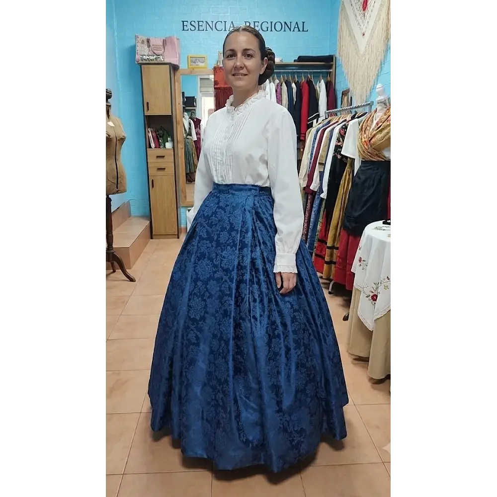 Conjunto Regional Exclusivo: Falda de 5 Metros de Vuelo y Mantón Artesanal T 38/42