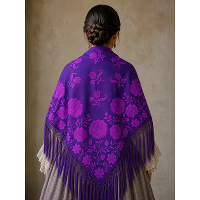 Pañuelo Regional 140x140 cm con Fleco 30 cm | Mantón Tradicional Mod morados