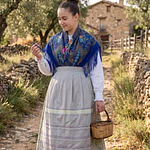 Conjunto Regional de Baturra (Falda, Mantón y Delantal) - Talla 36/38 o Niña