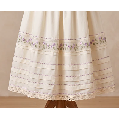 Enagua de Baturra con Bordado Floral Lila (Vuelo 3 Metros) - Modelo Exclusivo