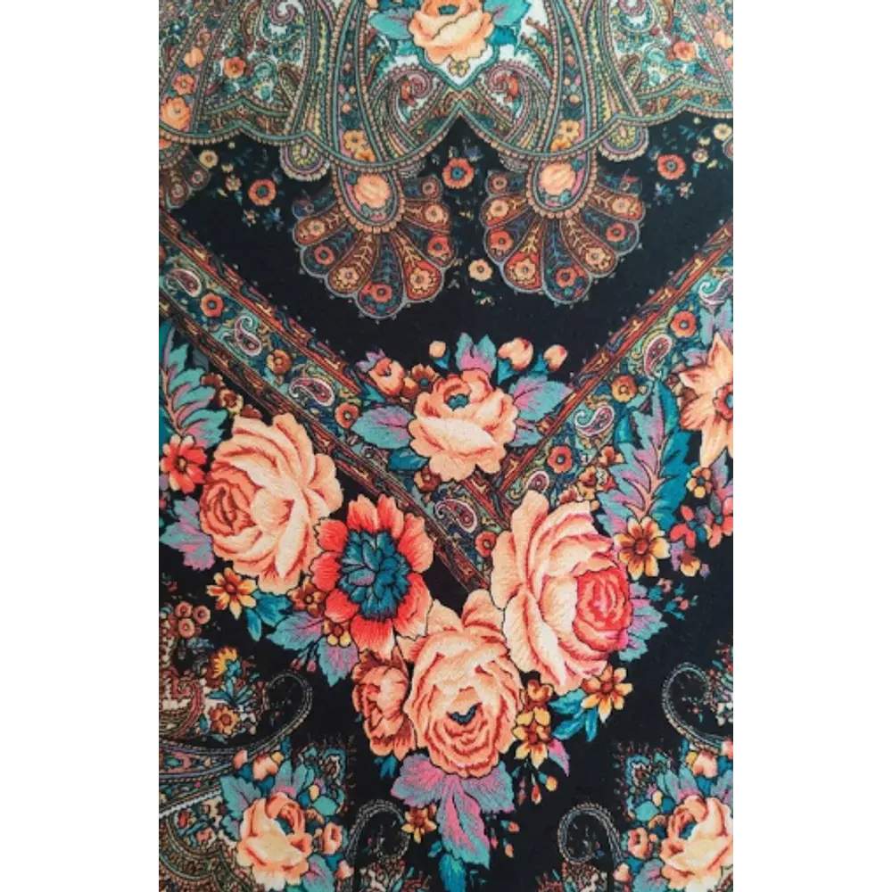 Pañuelo de Baturra Fondo Negro con Flores y Cachemir (110x110 cm)